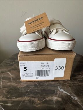 ✨NWT Weestep Toddler Canvas Sneakers - White (Size 5)